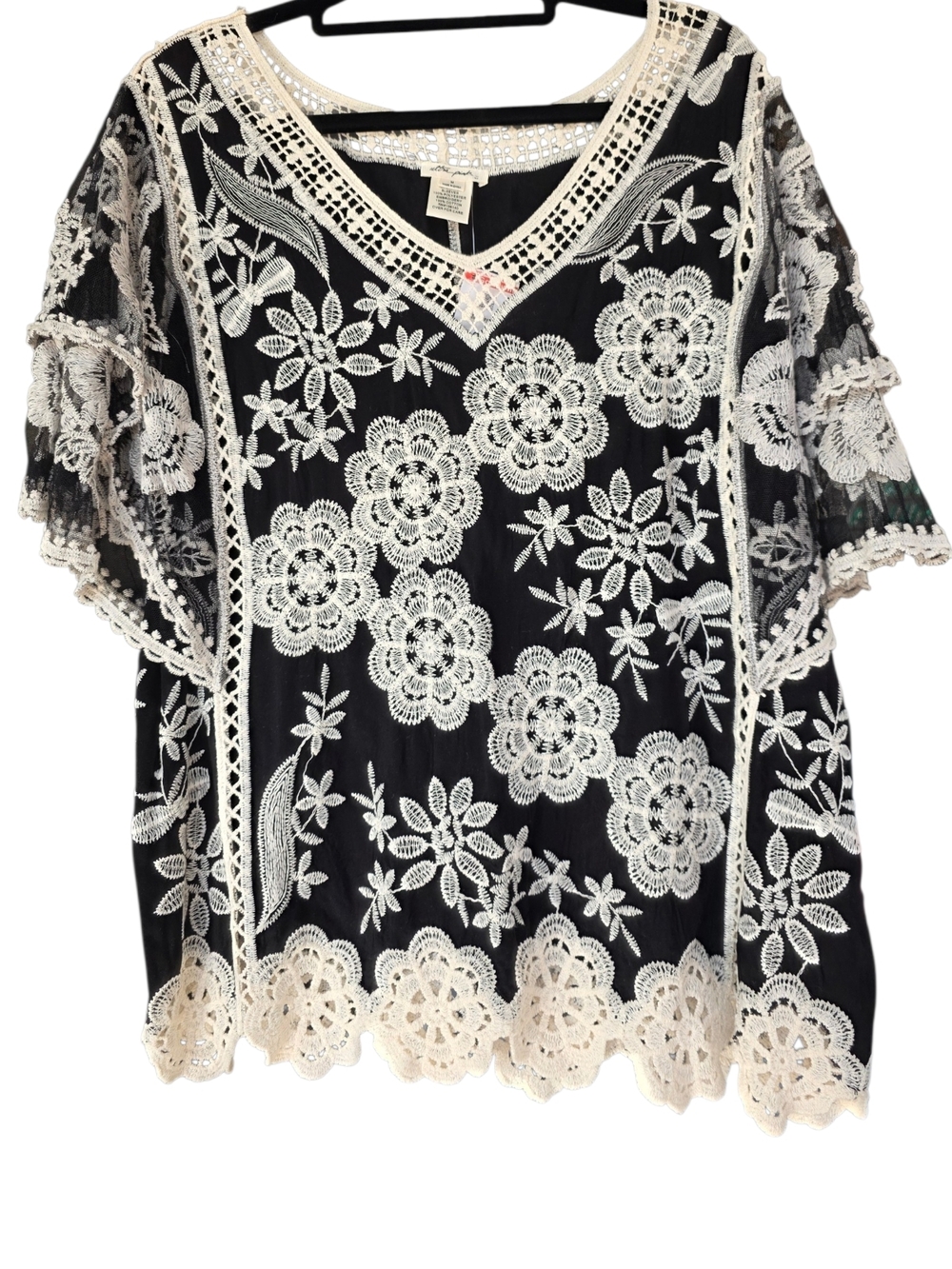 Ultra Pink Crochet Lace Overlay V-Neck Top - Black & Cream Med